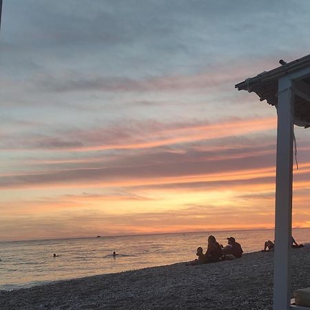 Glamping Rooms At The Sea Turtle Dhërmi Εξωτερικό φωτογραφία