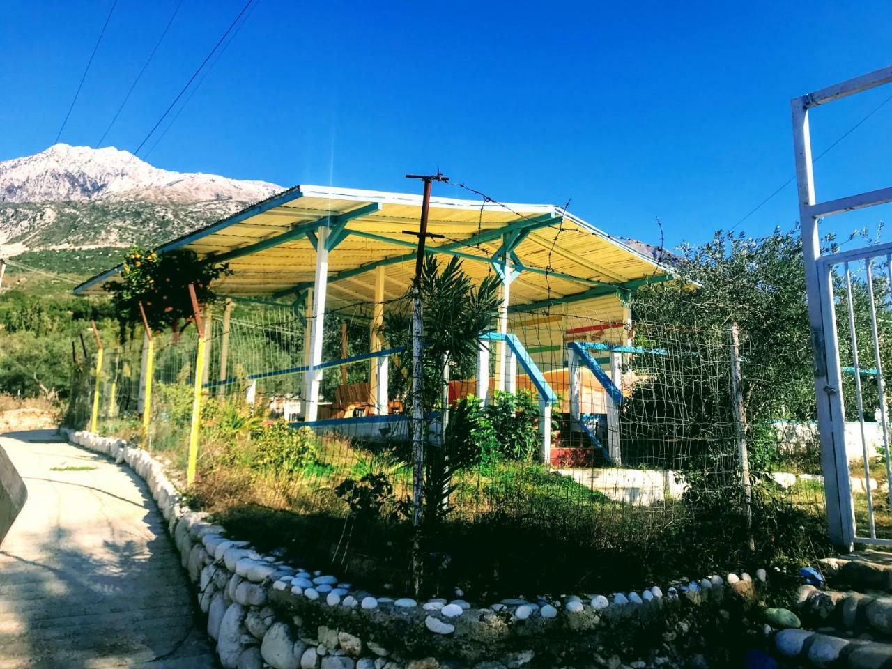 Glamping Rooms At The Sea Turtle Dhërmi Εξωτερικό φωτογραφία